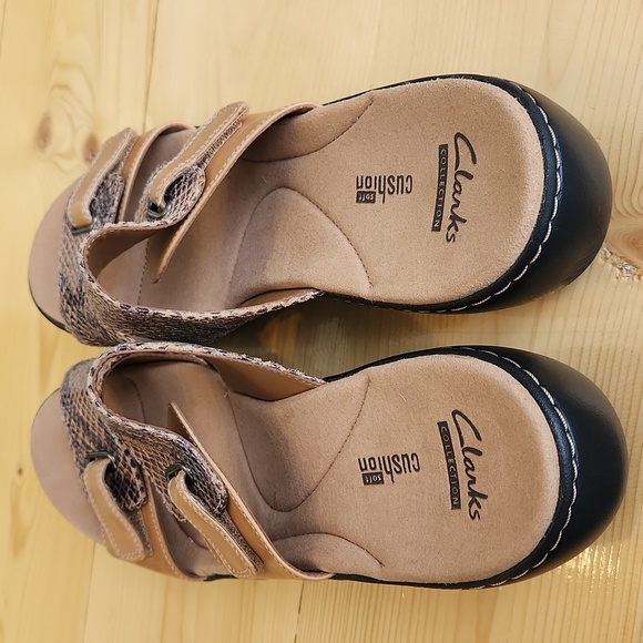 New Clarks Cushion Soft Snakeskin & Tan Leather Wedge Sandals sz 11 - Picture 13 of 17